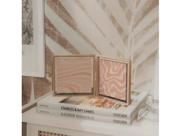 Alpha CeliaCytus Lace Edge Gold Mini Double Photo Frame - The Sims 4 Custom Content